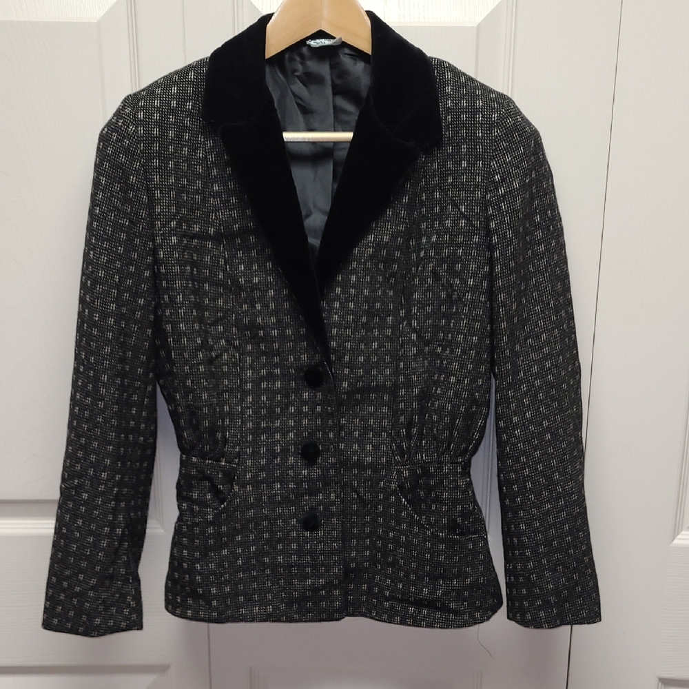 Laura Ashley Black Fitted Waist Tweed Blazer with Velvet Collar 8